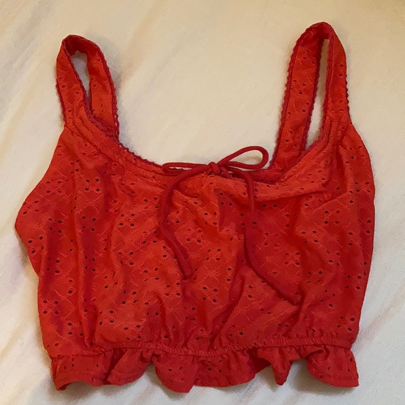 Vintage-inspired red top! - Picture 1 of 3